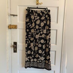 Vintage Van Heusen Black and Cream Floral Maxi Pencil Wrap Skirt Size Small